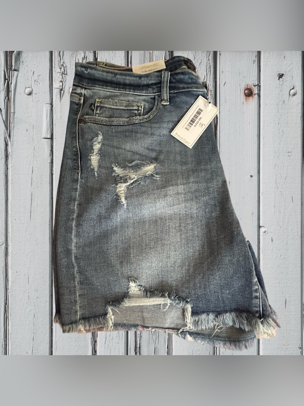 NWT! JUDY BLUE + SIZE SHORTS,MID RISE, DISTRESSED FRINGE HEM, SIZE 3X. MED BLUE. - Picture 16 of 16